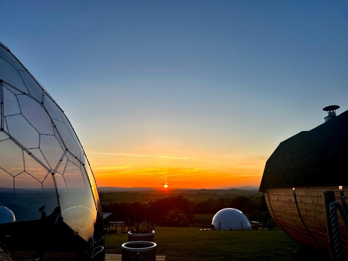 Deerstone Glamping-Pinhaw Beacon Dome Hot Tub Earby Exterior foto