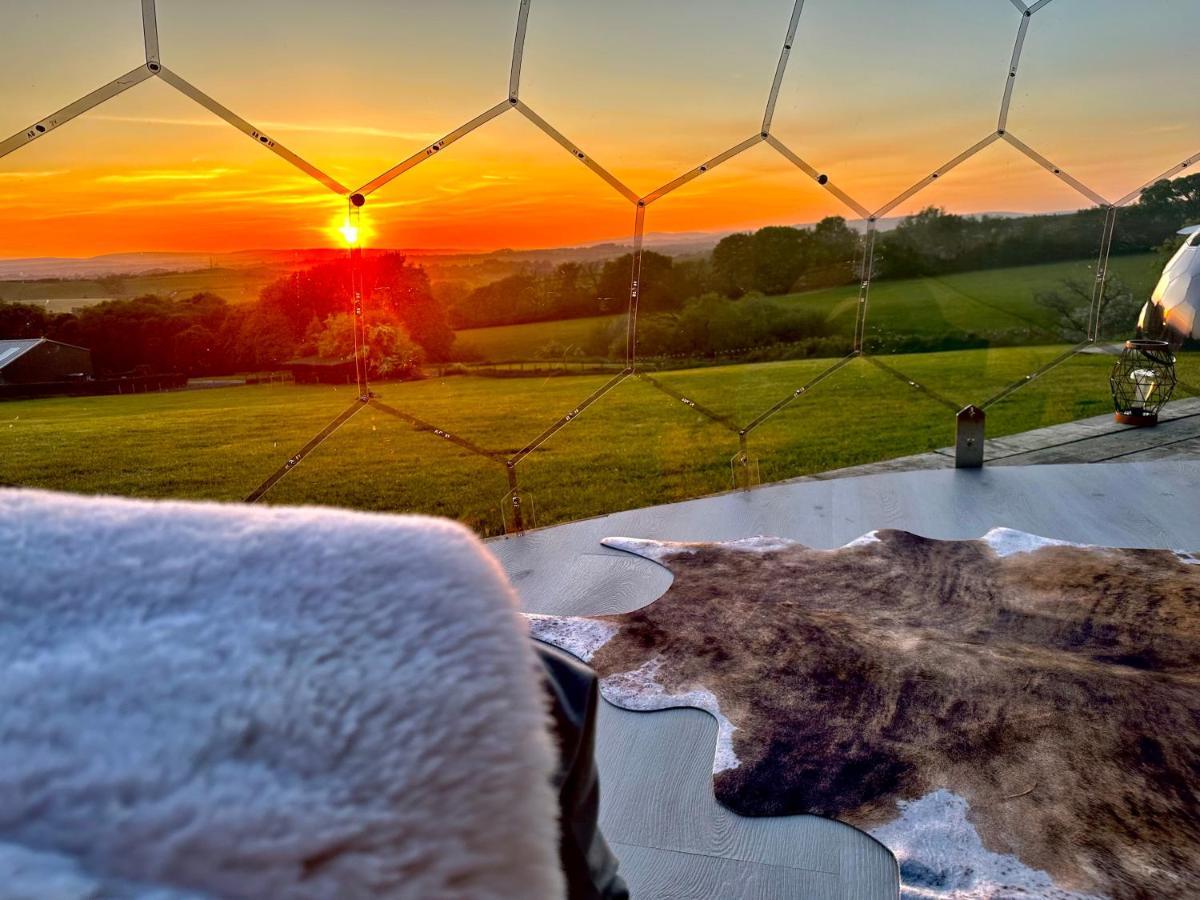 Deerstone Glamping-Pinhaw Beacon Dome Hot Tub Earby Exterior foto