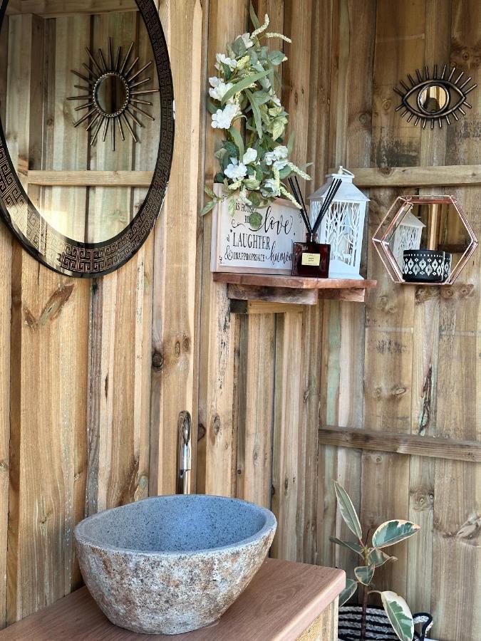 Deerstone Glamping-Pinhaw Beacon Dome Hot Tub Earby Exterior foto