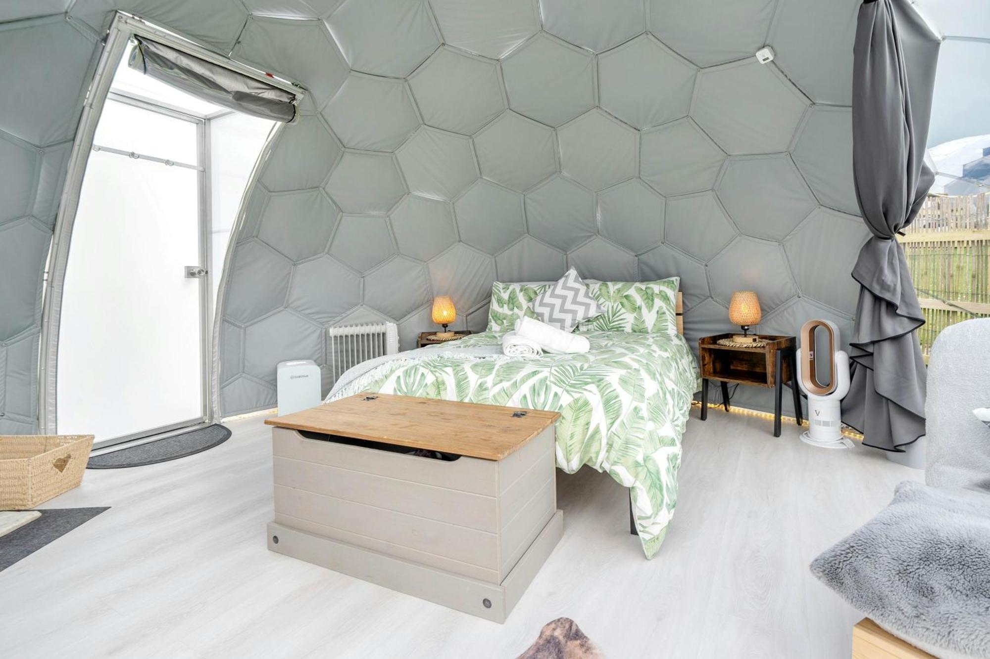 Deerstone Glamping-Pinhaw Beacon Dome Hot Tub Earby Exterior foto